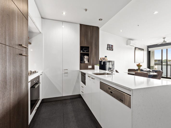 Spacious 2 bed / 2 2