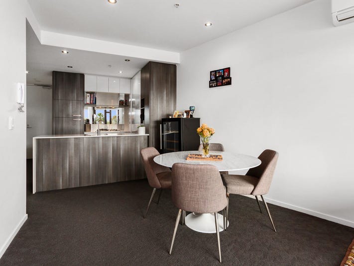 Spacious 2 bed / 2 3