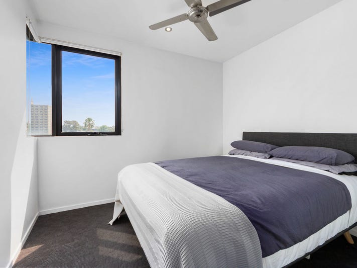 Spacious 2 bed / 2 8