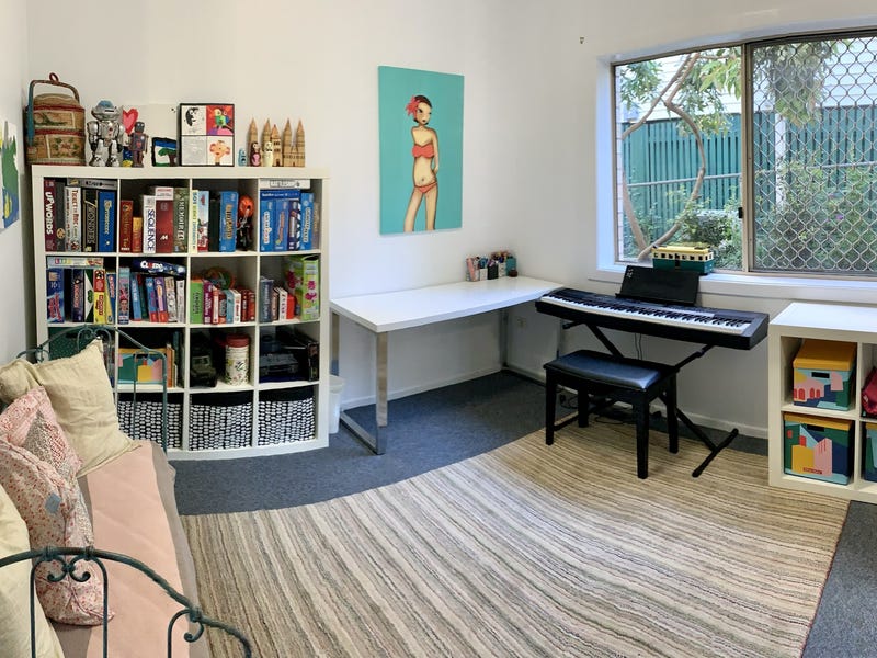 Family Home available Mid June 10