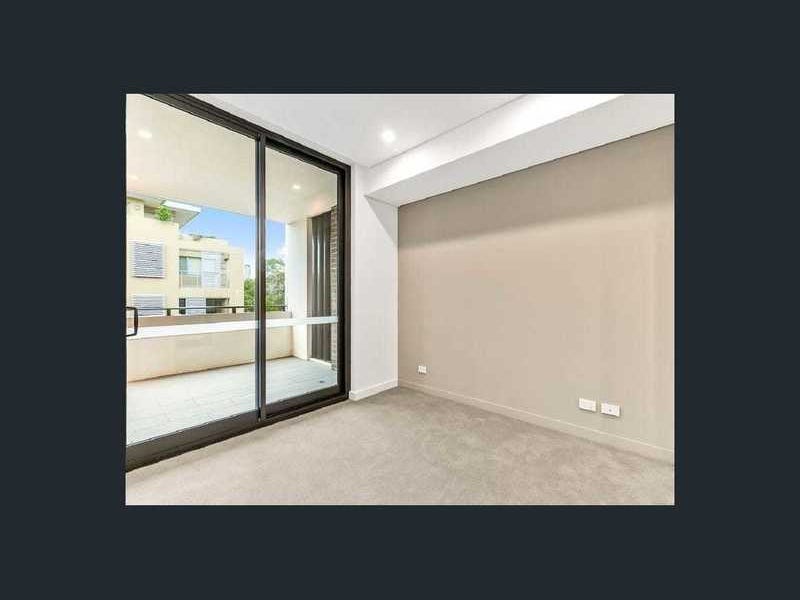 Near new one bedder + study room
