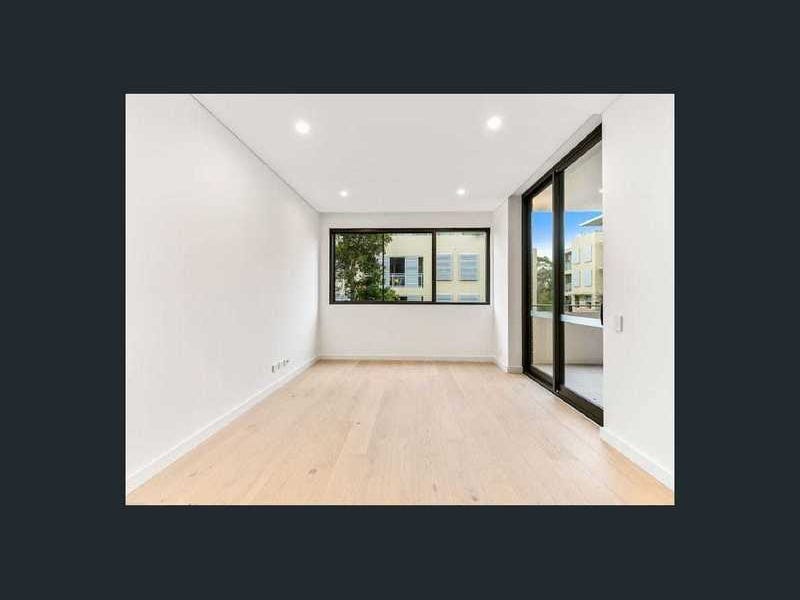 Near new one bedder + 3