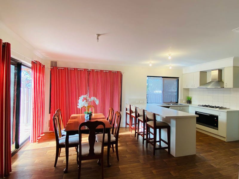 Quiet, comfortable and centrally located! 5