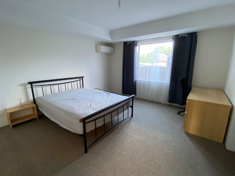 Quiet, comfortable and centrally located! 9