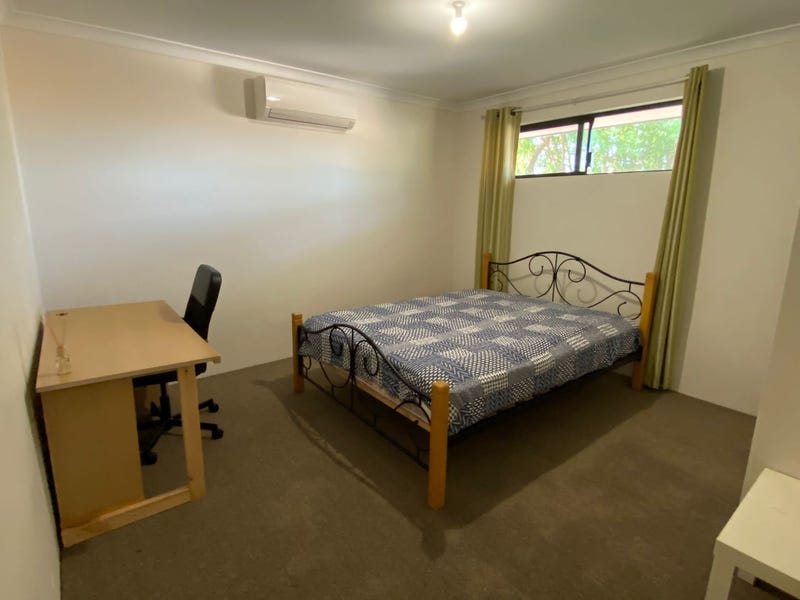 Quiet, comfortable and centrally located! 14