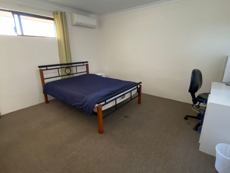 Quiet, comfortable and centrally located! 17