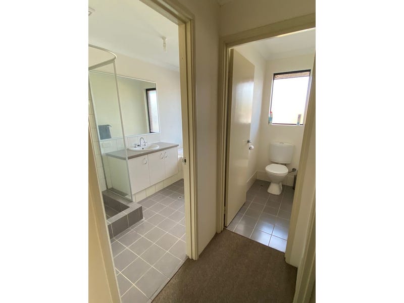 Quiet, comfortable and centrally located! 18