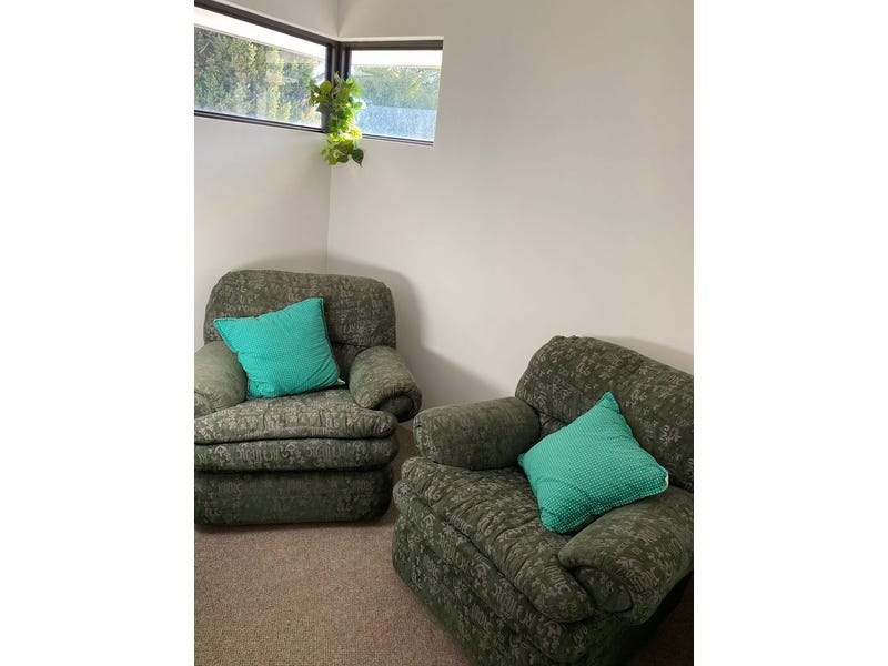Quiet, comfortable and centrally located! 20