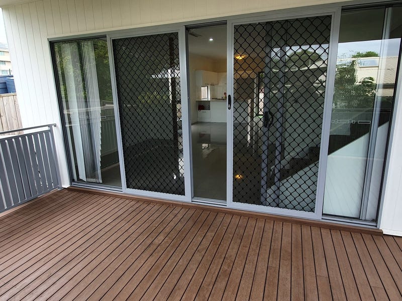 Beautiful 3 bedroom townhouse, close 5