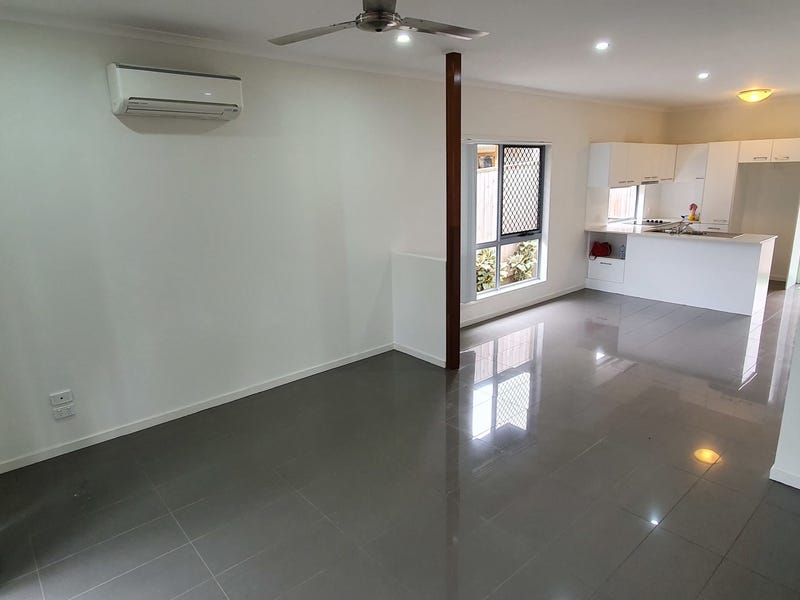 Beautiful 3 bedroom townhouse, close 16