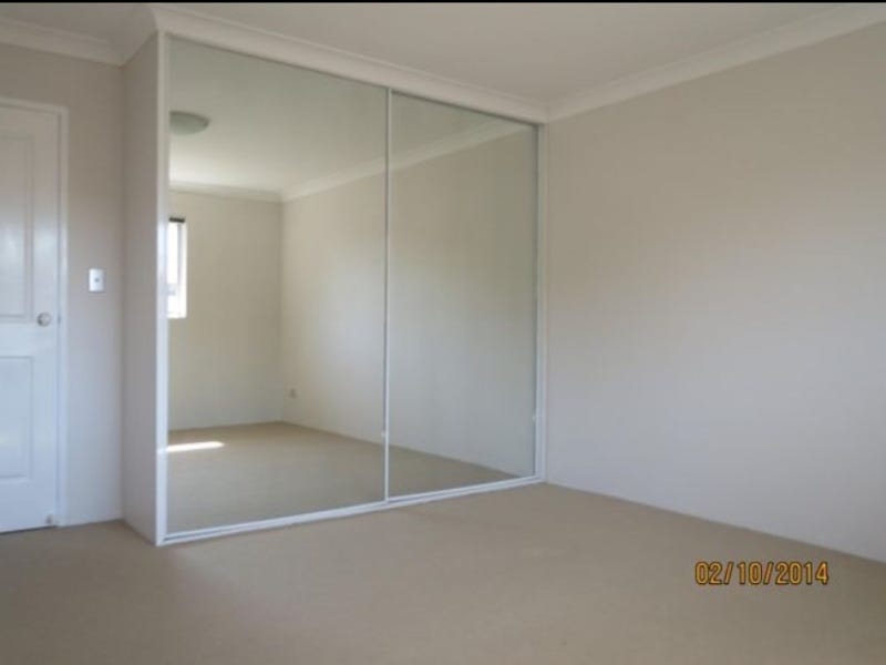 Spacious large Quiet Sunny Penthouse 4