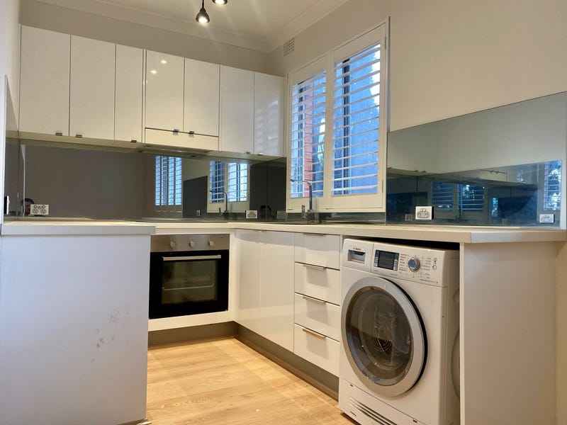 Inspection 5:30pm to 6pm Tuesday 29 June – Immaculate oversize 1 bedroom apartment in ultra convenient location