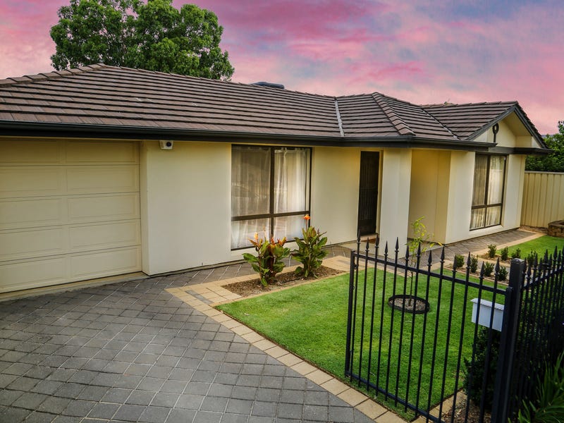 Rented Pending Lease Signing – Easy living in unbeatable central location