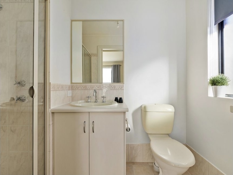 Rented Pending Lease Signing – 10