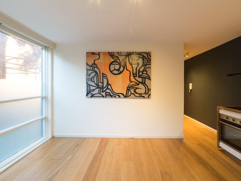 Newly renovated, modern apartment with 4