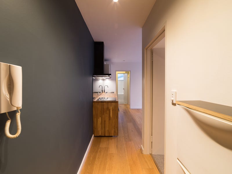 Newly renovated, modern apartment with 6