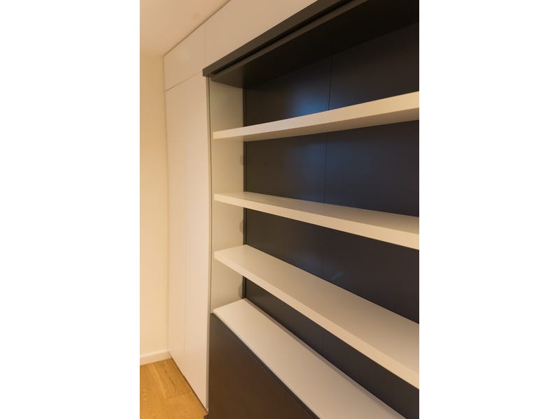 Newly renovated, modern apartment with 24