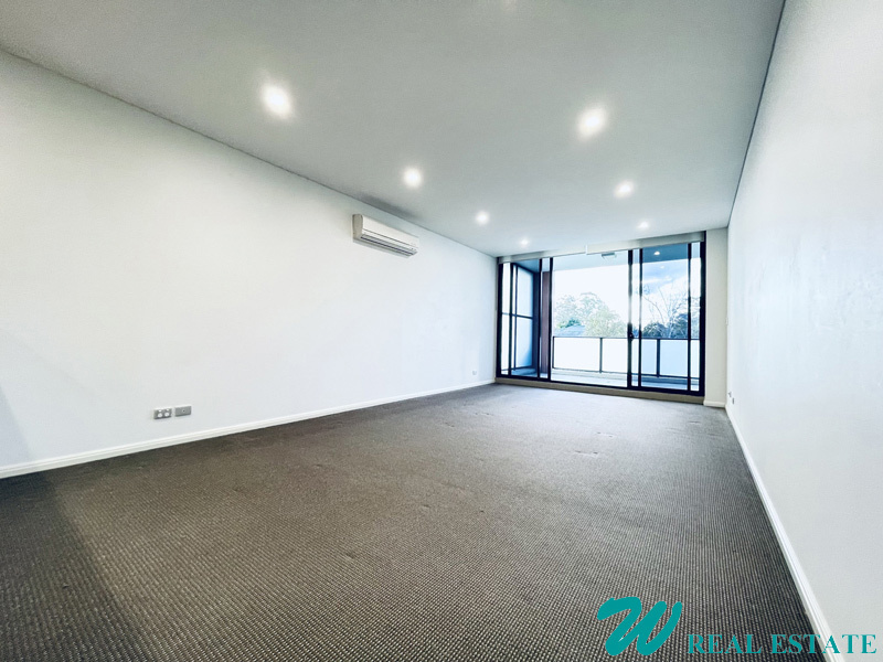 Stylish, Two-Level Garden Living Opposite 7