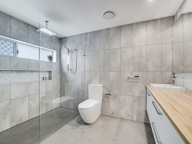 Premium Family Home, walking distance 9