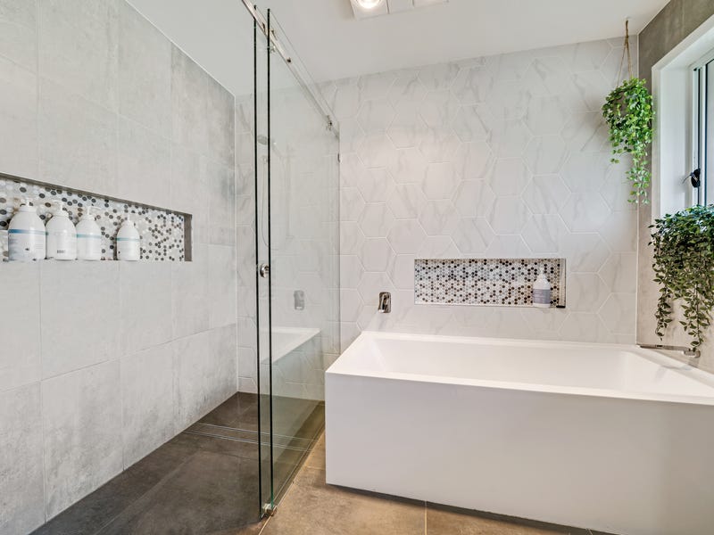Premium Family Home, walking distance 11