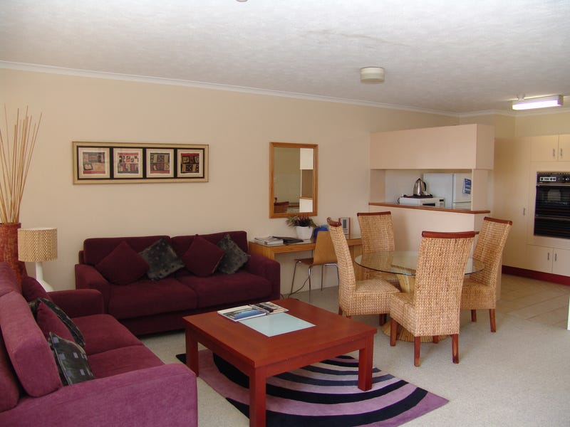 Top Floor Air Conditioned Centrally Located at the Astor Apartments – 5 minutes walk to city centre – Furnished