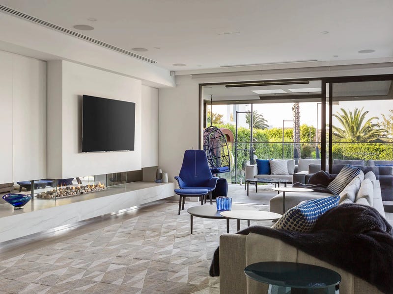 Fully Furnished – Available Immediately 31