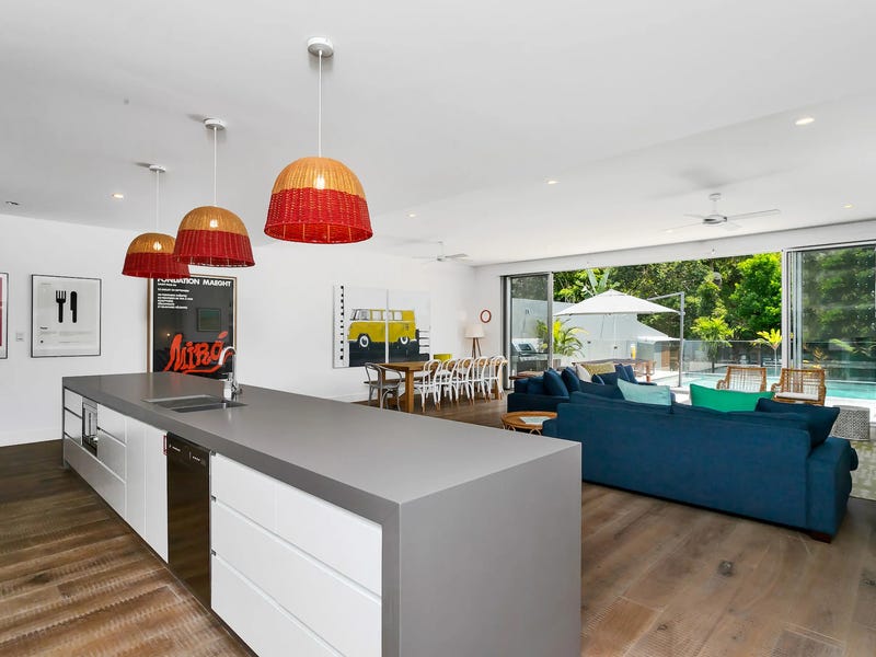 Fully Furnished – available immediately, 21
