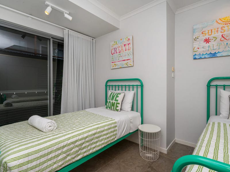 Fully Furnished – Available immediately, 21
