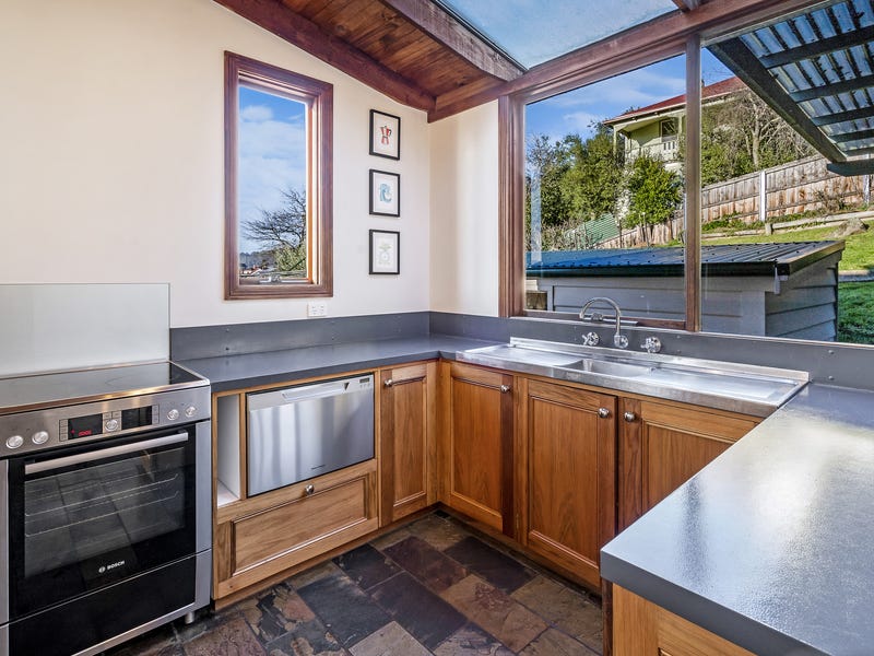 Stylish and spacious inner city 10