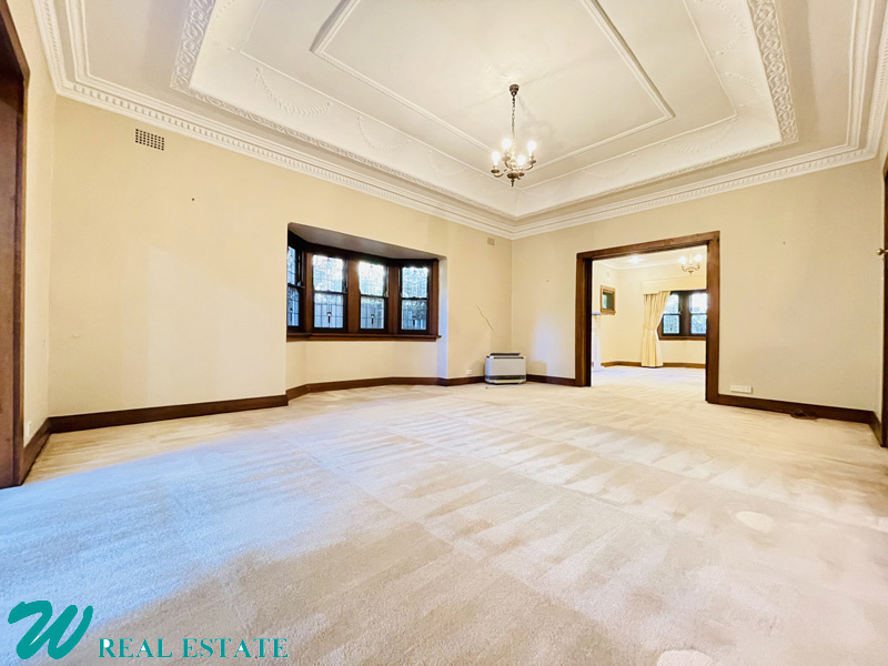 Elegant, Classy and Sunny 3-Bedroom 3