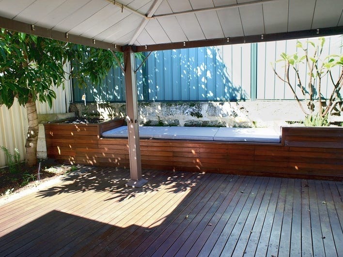 Beautiful House in Fantastic location 9