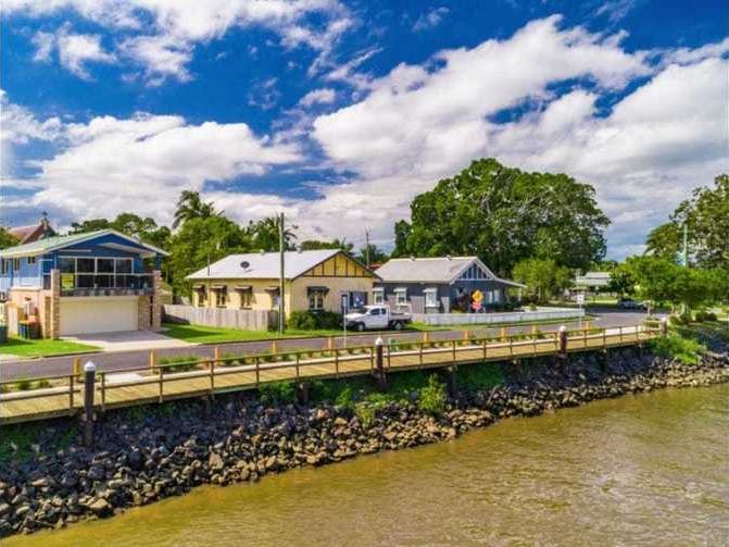 Large family home on Richmond 3
