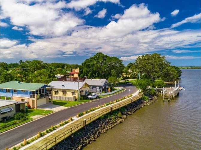Large family home on Richmond 4