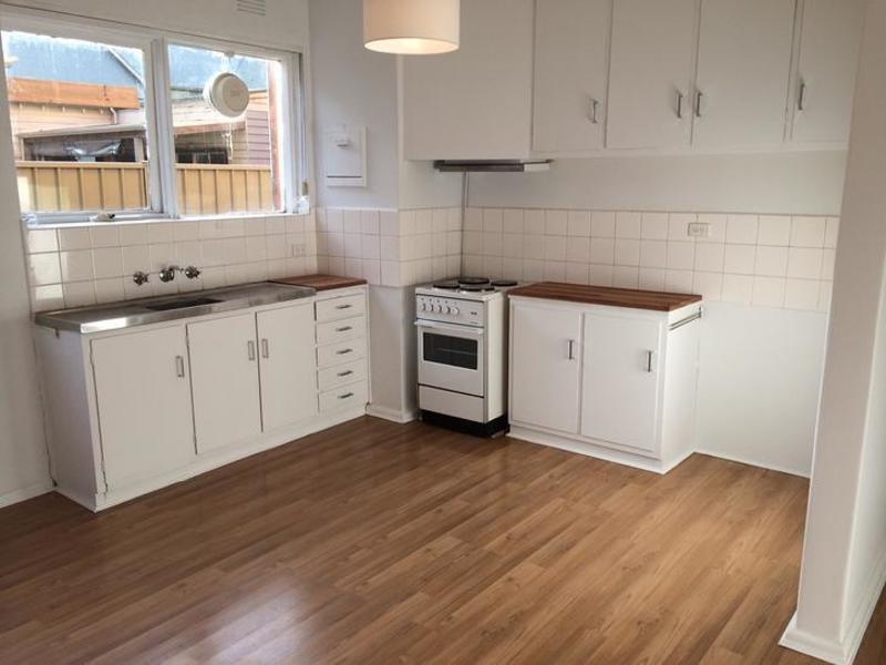 1 Bedroom Apartment in Yarraville/Seddon 2