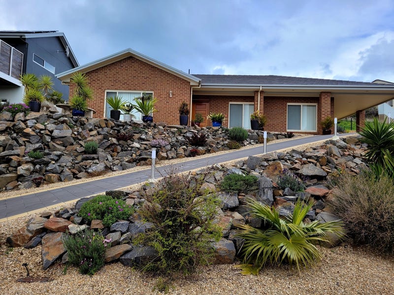Lovely Spacious New 3 Bedroom Home