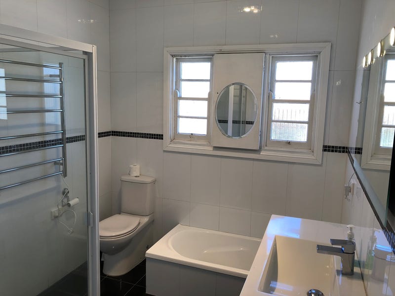Charming character filled 2-bedroom home 4