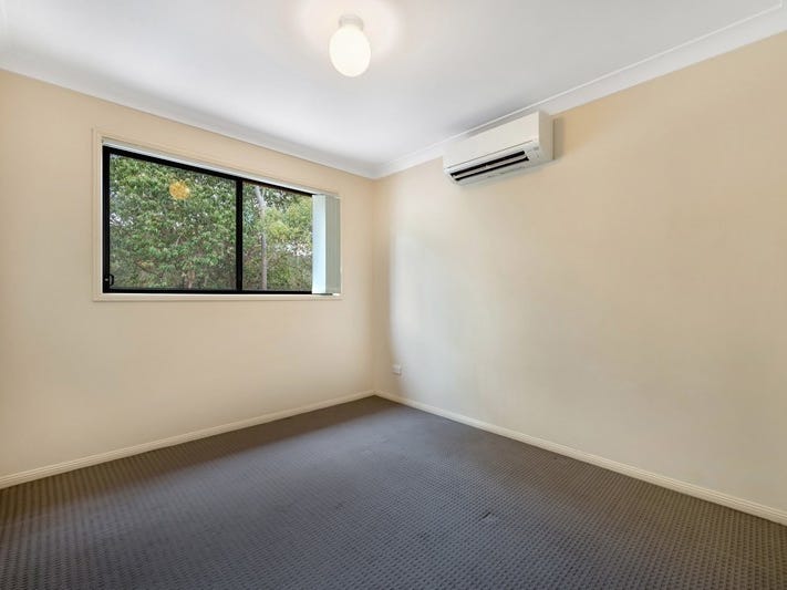 Well Appointed Unit in Gated 8