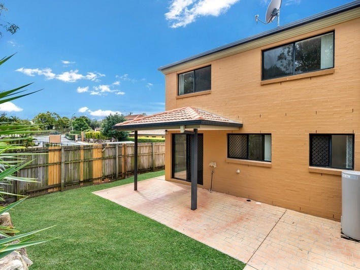 Well Appointed Unit in Gated 11