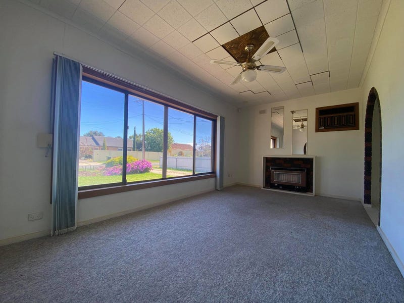 Large family home for rent in ideal location