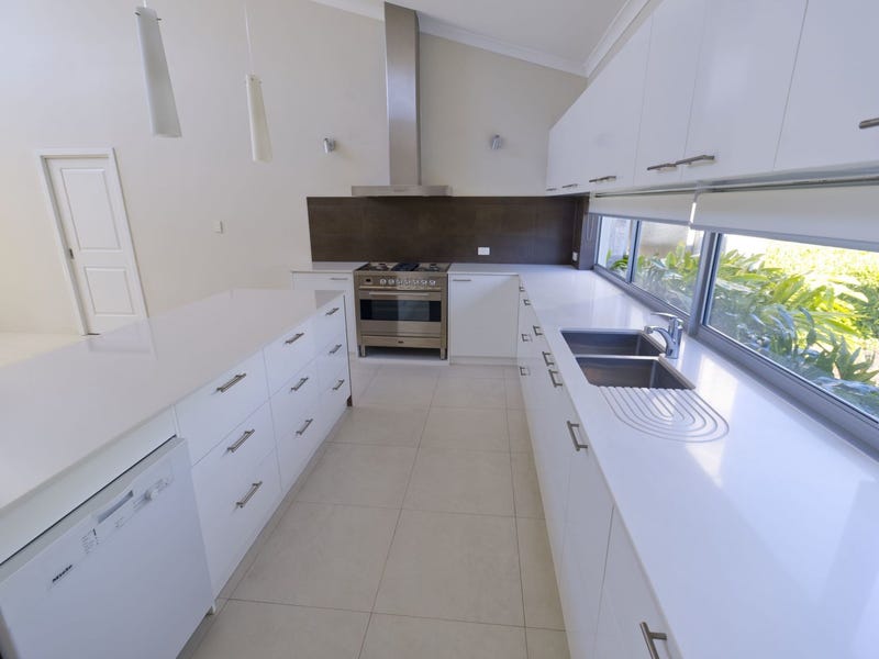 Light and bright spacious near 2
