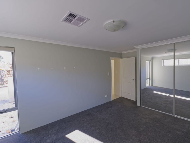 Light and bright spacious near 11