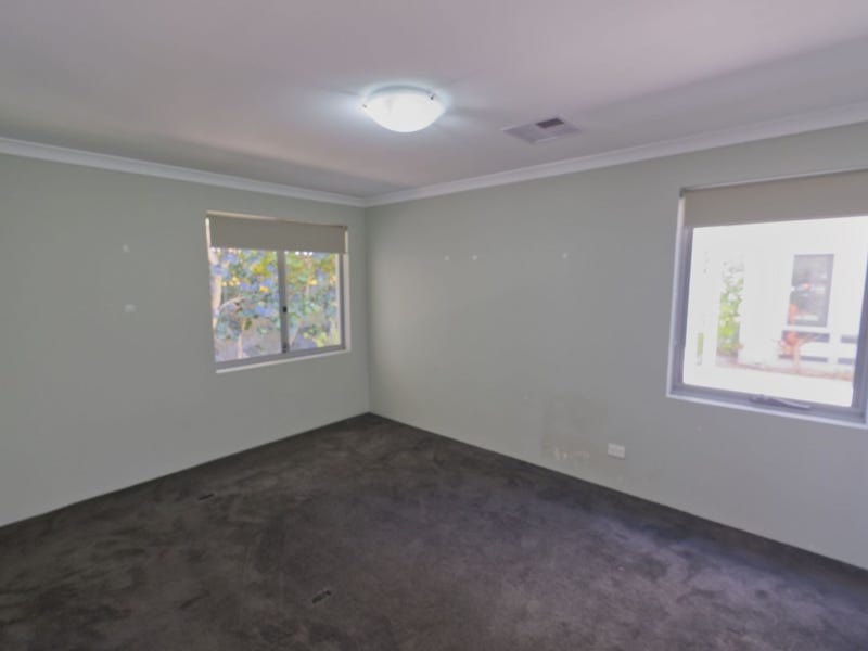 Light and bright spacious near 12