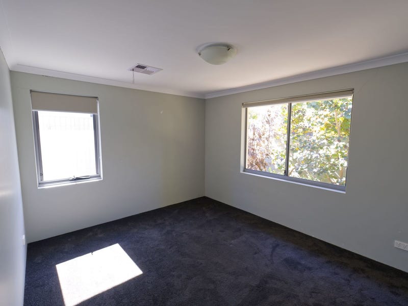 Light and bright spacious near 13