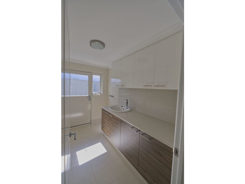 Light and bright spacious near 15