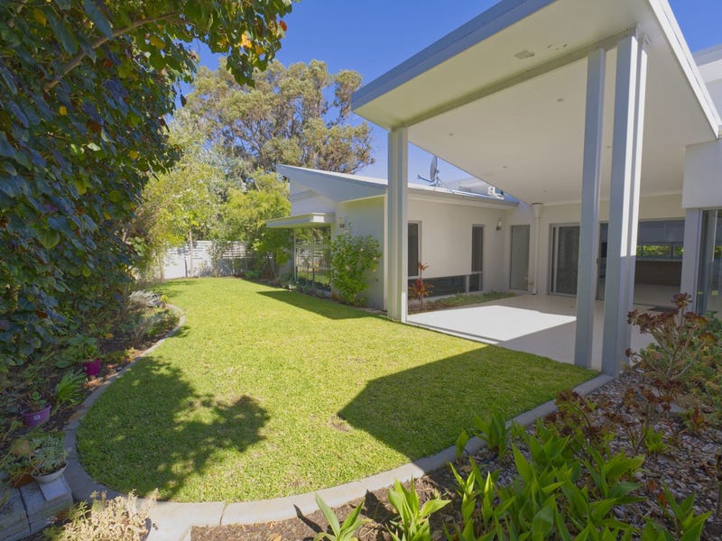 Light and bright spacious near 17