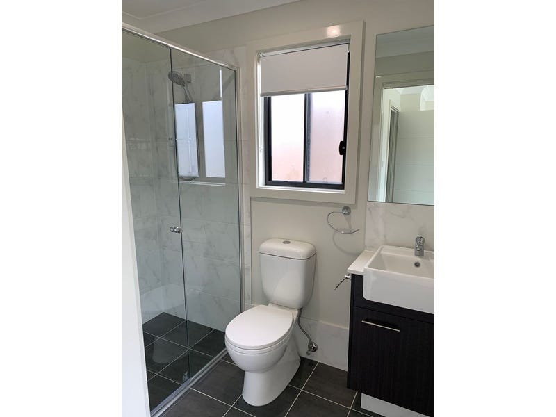 Walking to shopping centre,4beds3baths1carpark your 5