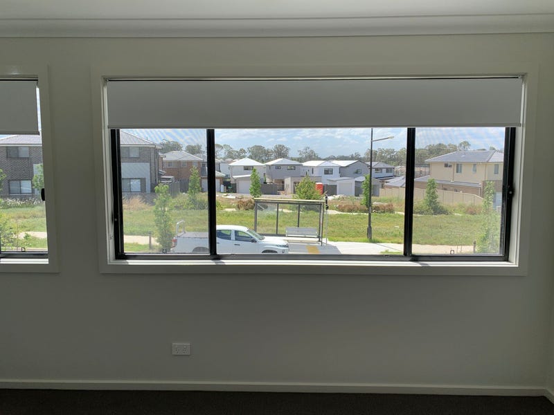 Walking to shopping centre,4beds3baths1carpark your 6