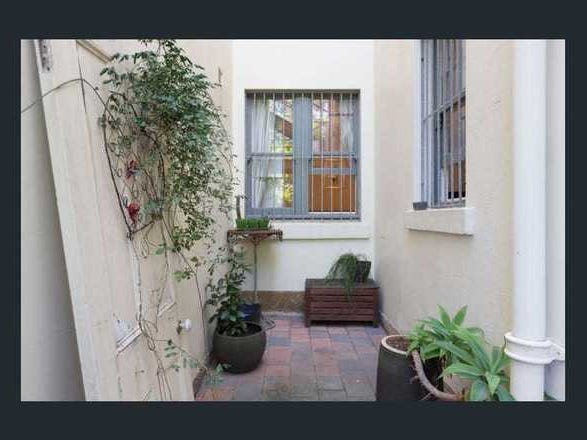 INNER CITY NORTH FACING GARDEN 11