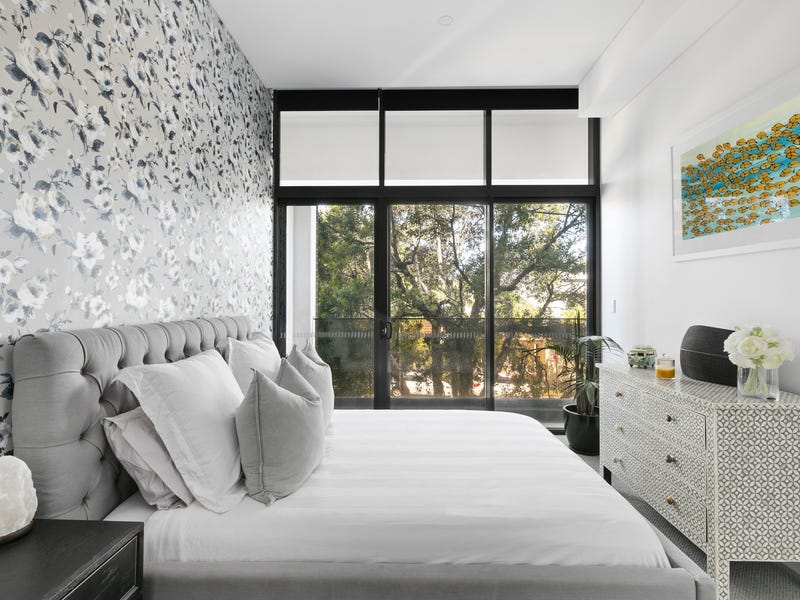 Modern 2 Bedroom, 2 Bathroom 3