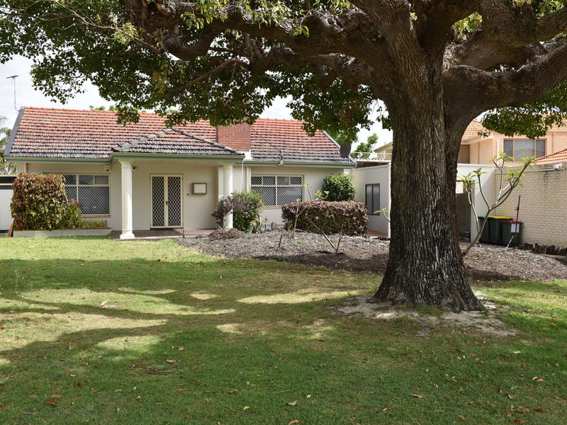 LARGE FAMILY HOME FOR RENT